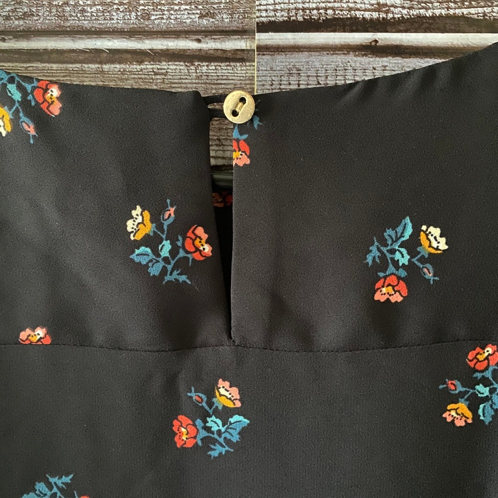 LOFT Women's Long-Sleeved Blouse Size L Black Floral - Picture 4 of 6